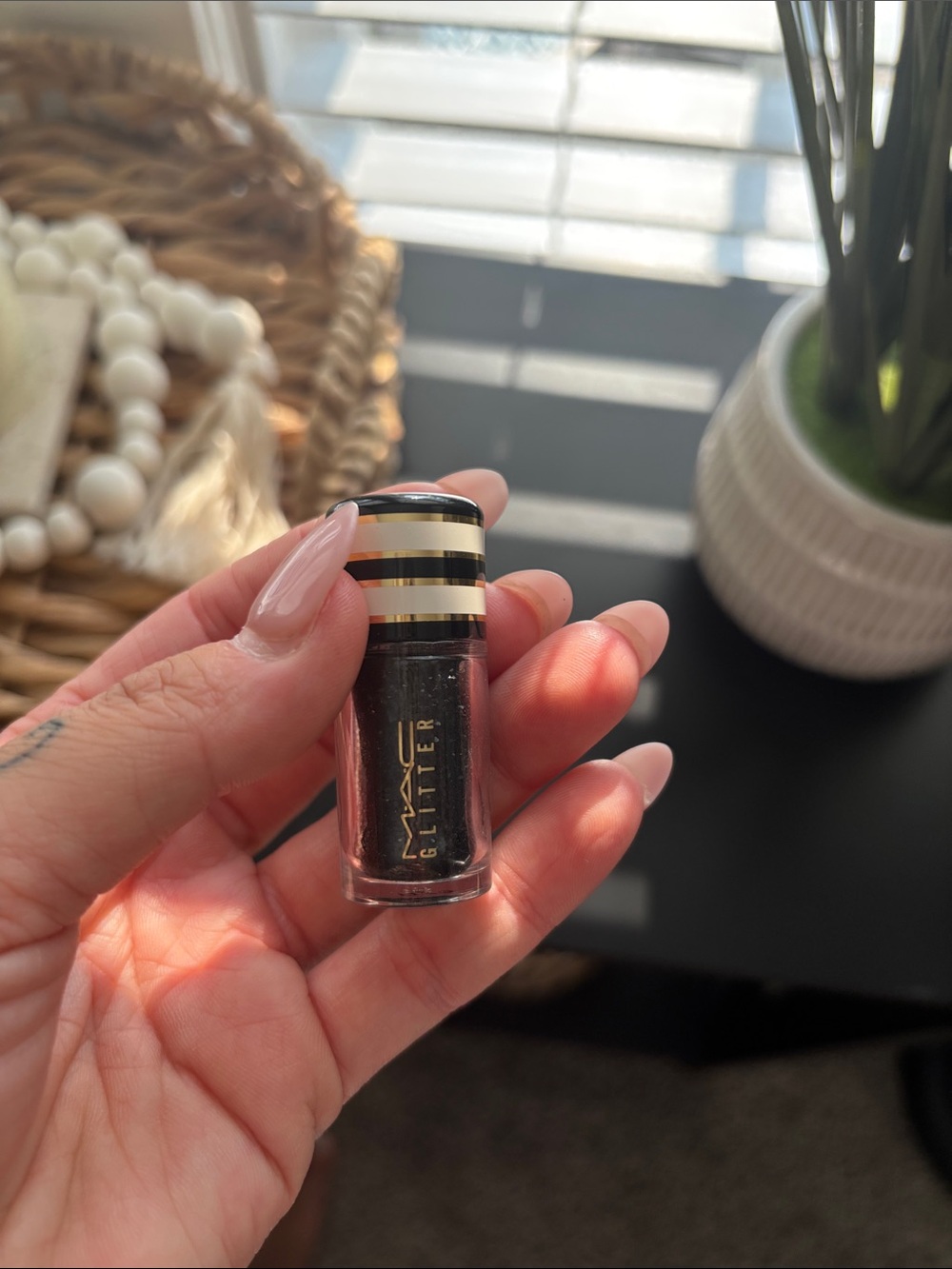 MAC Cosmetics Glitter - Black Shimmer